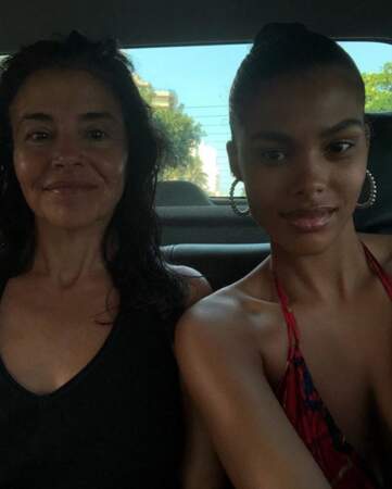 Tina Kunakey a fait un selfie avec sa maman. 
