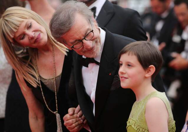 Steven Spielberg aux petits soins de son actrice, la jeune Ruby Barnhill