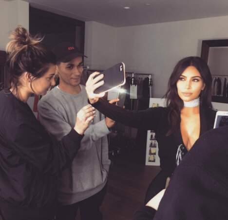 Kim Kardashian a fait des selfies.
