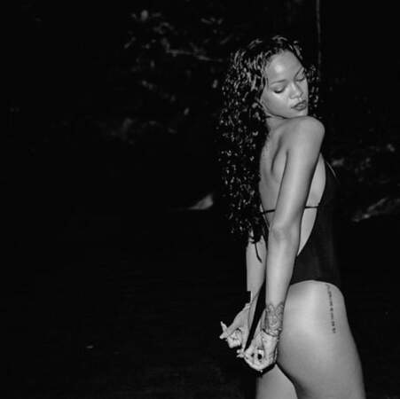 Pendant ce temps, Rihanna s'éclate au Brésil...