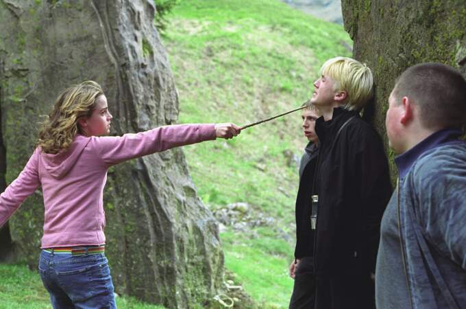 Mais une fois face à Hermione, Malefoy fait moins le malin.