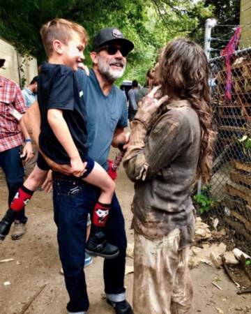 Quand Jeffrey Dean Morgan présente un zombie à son enfant.