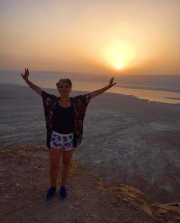 Vive la rando ! Bérengère Krief a escaladé la Montagne de Massada en Israël pour voir le lever du jour. 