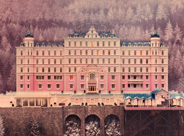 Décor baroque pour The Grand Budapest Hotel de Wes Anderson (2014)