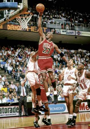 Michael Jordan a joué pour les Chicago Bulls de 1984 à 1993 puis de 1995 à 1999