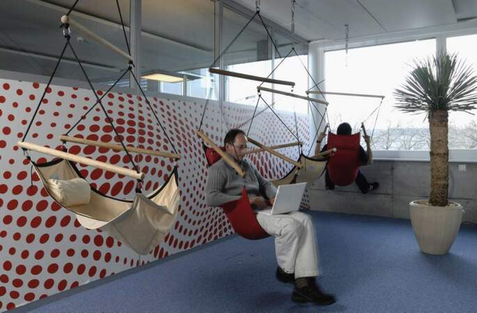 Dans les bureaux suisses de Google, on peut préparer ses réunions dans des balançoires...