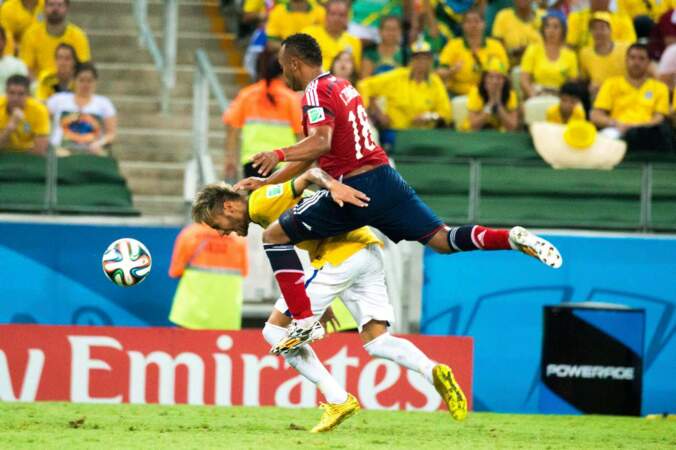 Le moment où tout a basculé pour les Brésiliens : Neymar a été percuté par le Colombien Zuniga....