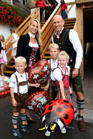 Le Néerlandais Arjen Robben est venu en famille avec son épouse et leurs trois enfants : Luka, Lynn et Kai.
