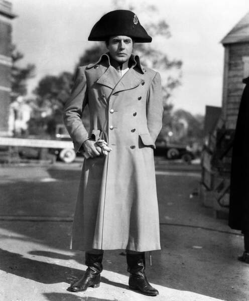 Charles Boyer a porté le bicorne pour le réalisateur Clarence Brown en 1937 dans "Marie Walewska"