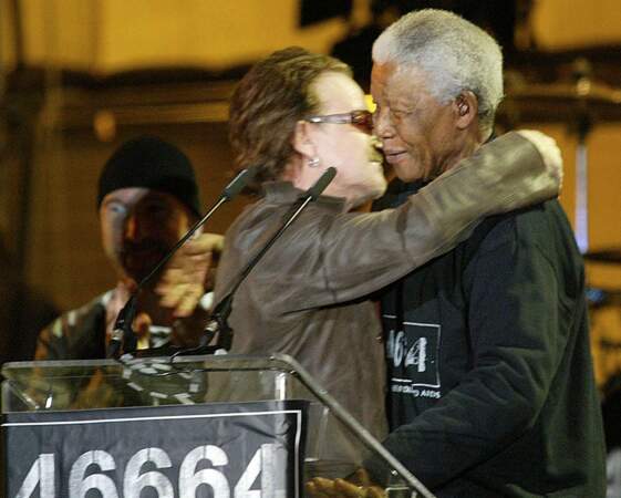 Nelson Mandela et son ami Bono (U2) en novembre 2003