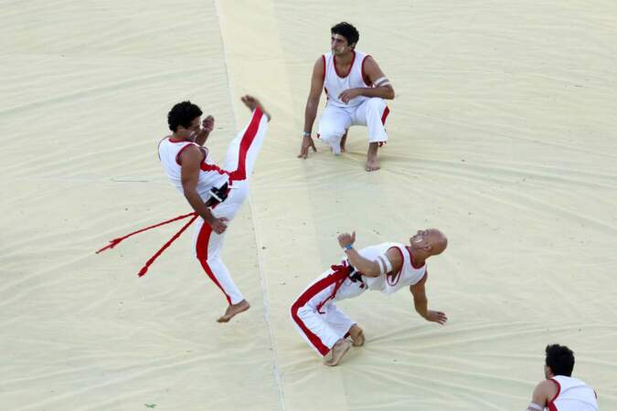 Hop, une petite démonstration de capoeira, art martial orginiaire du Brésil. 
