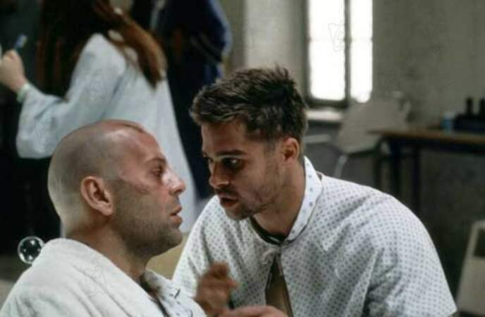 L'armée des 12 singes de Terry Gilliam en 1995 avec Bruce Willis :   Brad Pitt est l'apogée de sa carrière. Il remporte le Golden Globe du meilleur acteur dans un second rôle.