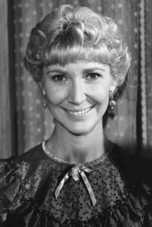 Miss Beadle, la douce institutrice, était interprétée par Charlotte Stewart.