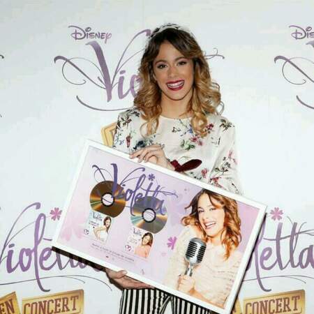 Lors de sa venue, Violetta été récompensée d'un disque d'or