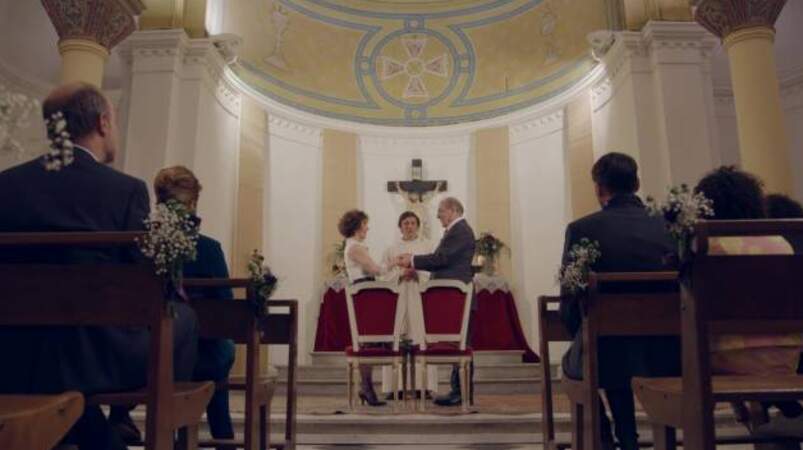Mars : pour faire plaisir à Mirta, Roland accepte de se remarier à l'église