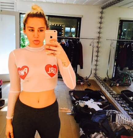 Humeur : selfie miroir pour Miley Cyrus