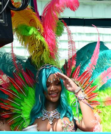 La chanteuse fait les choses en grand lorsqu'elle participe à un carnaval ! 