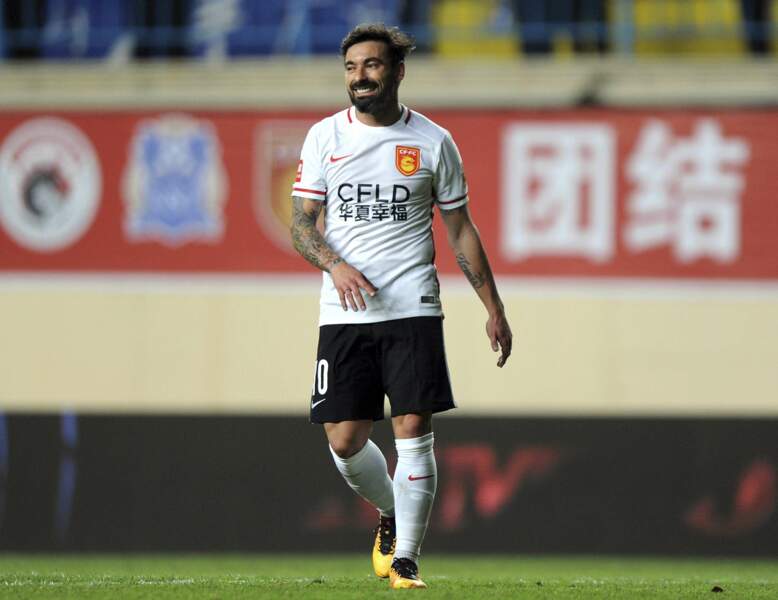 4e : Ezequiel Lavezzi (Hebei China Fortune FC), 26 millions d'euros par an