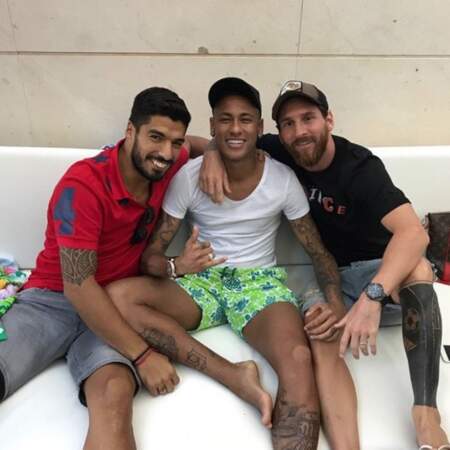 On espère que vous êtes aussi contents que Neymar qui retrouve ses copains. 