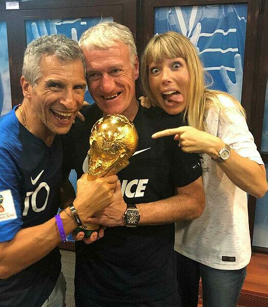 Et a eu le privilège avec sa femme de toucher la coupe du monde !