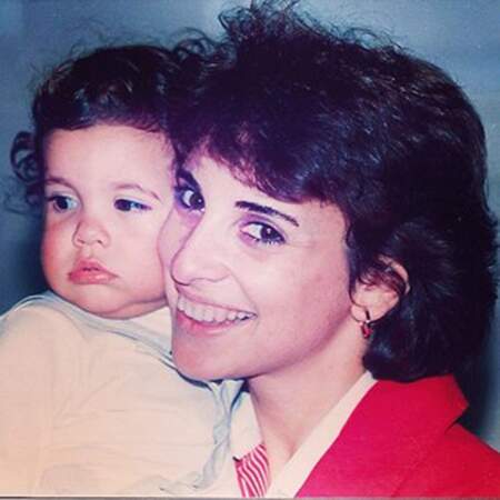 Photo de famille de Daniela et sa mère, datant de... 1985 !