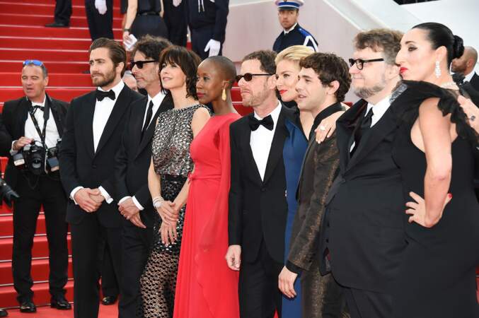 Le jury du Festival de Cannes 2015 réuni pour la cérémonie d'ouverture