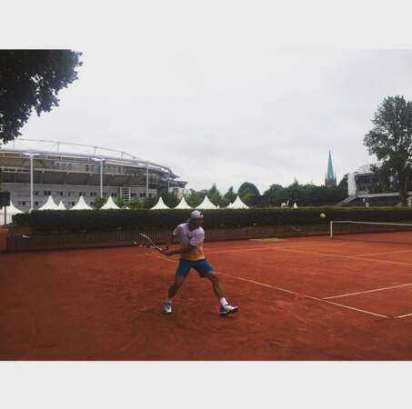 Et raquettes pour Rafael Nadal qui s'entraîne à Hambourg.