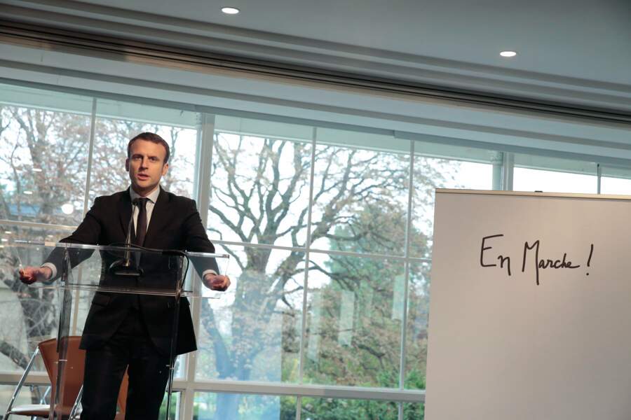 Le 6 avril 2016, Emmanuel Macron créé son propre mouvement politique, nommé "En Marche !".