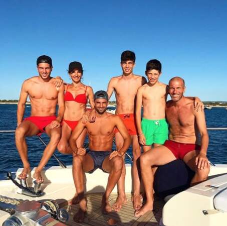 La famille Zidane était très à l'aise à Ibiza. 