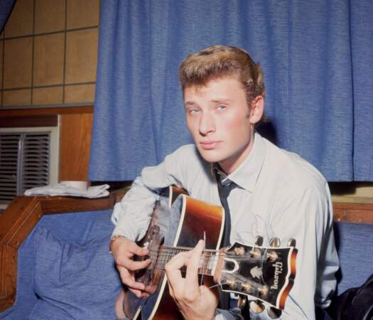 1962 : Plus que la coiffure, c'est la guitare qui fera tomber les filles