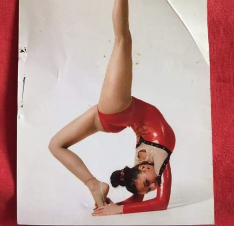 Et un scoop pour finir : Nina Dobrev, avant d'être actrice, déchirait tout en gymnastique. Impressionnant ! 