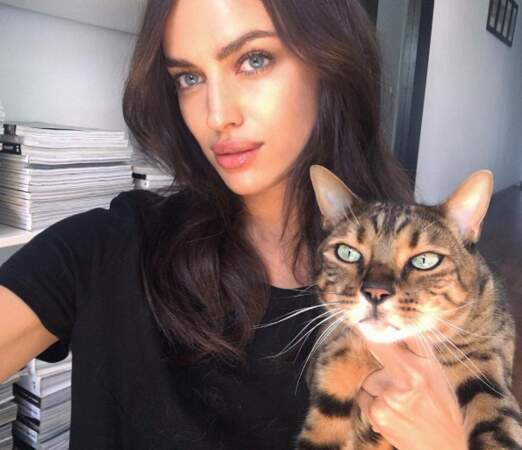 Le chat d'Irina Shayk a presque d'aussi joli yeux que sa maitresse