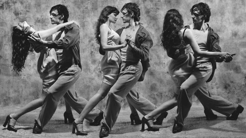 Mais notre chouchoute n'est que Laetitia Casta, en plein tango avec le danseur classique Sergei Polunin.