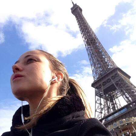 Sinon, elle aime beaucoup Paris...