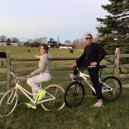 Jennifer Lopez et son doudou ont fait du vélo à la ferme. 