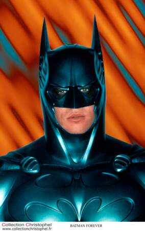 Toujours avec Tim Burton comme réalisateur, c'est Val Kimer qui endosse le costume pour Batman Forever en 1995.