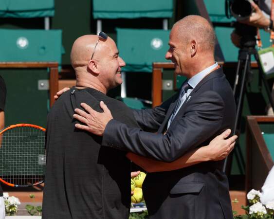 Deux chauves, deux légendes du tennis, voici Guy Forget et Andre Agassi 