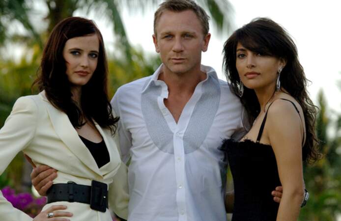 Daniel Craig bien entouré d'Eva Green et Caterina Murino dans Quantum of Solace