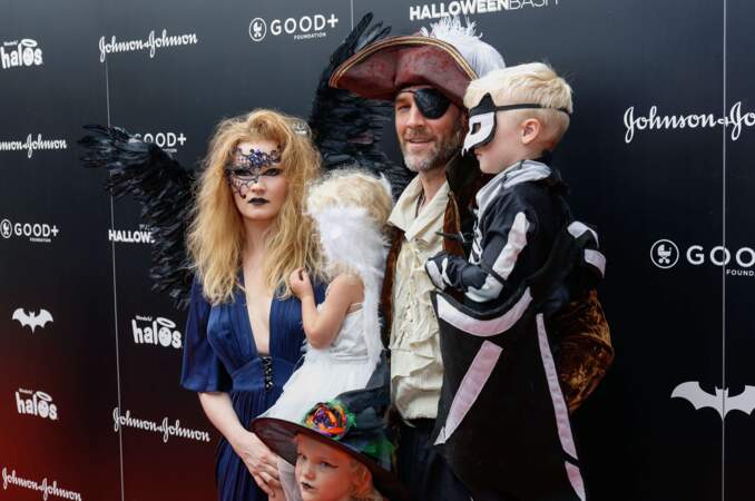 James Van Der Beek, sa femme et ses enfants ont tout donné niveau costumes. 