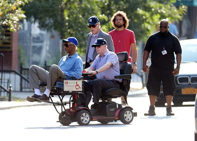 Morgan Freeman et Michael Caine s'amusent en tournant Going in style, en retraités qui se lancent dans le braquage