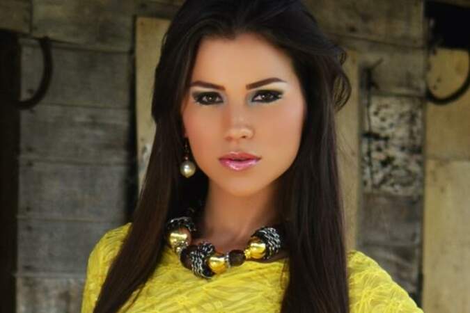 Miss Costa Rica - Yarly Marin | Un peu trop maquillée non ?