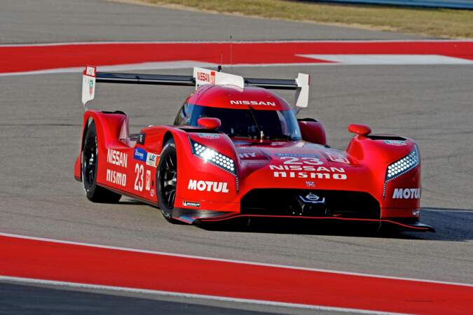 Avec un look pareil, la Nissan figure en première place de l'affiche officielle des 24h du Mans. C'est déjà ça !