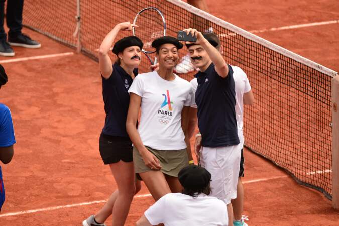 Selfie frenchie pour quelques athlètes membres de la délégation française pour les JO de Rio