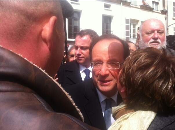 24. François Hollande (@fhollande) - Président de la République (564 301 followers)