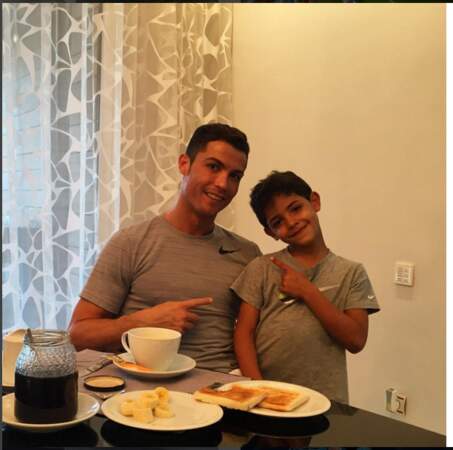 Chez les Ronaldo, je demande Cristiano et Junior, 5 ans !
