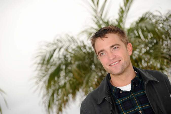 Pour vous, mesdames : une autre photo de Robert Pattinson. 