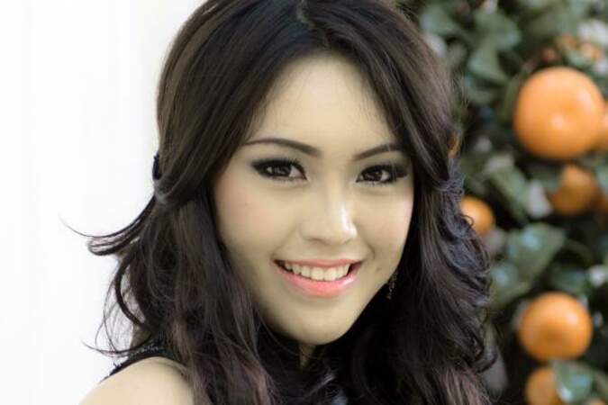 Miss Indonésie - Vania Larissa | La petite fossette qui change tout