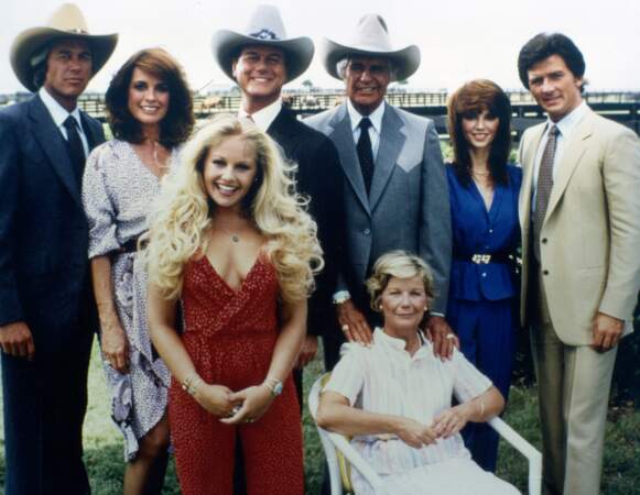 La famille Ewing : Jim Davis, alias Jock, décédé en 1981, et Miss Elie, jouée par Barbara Geddes, disparue en 2005
