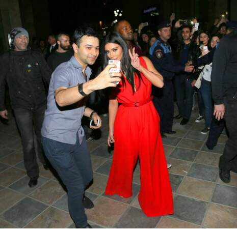 Kim Kardashian demande-t-elle à faire retoucher les selfies des fans ? 