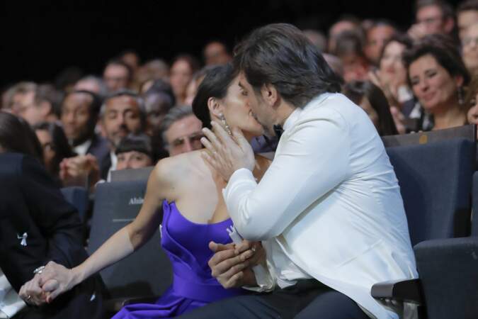 Penelope Cruz et Javier Bardem ont échangé un baiser torride lors de la cérémonie